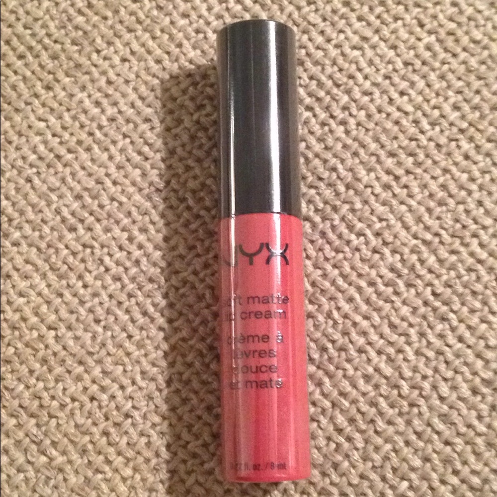 👄💋💄NYX soft matte lip cream NEW